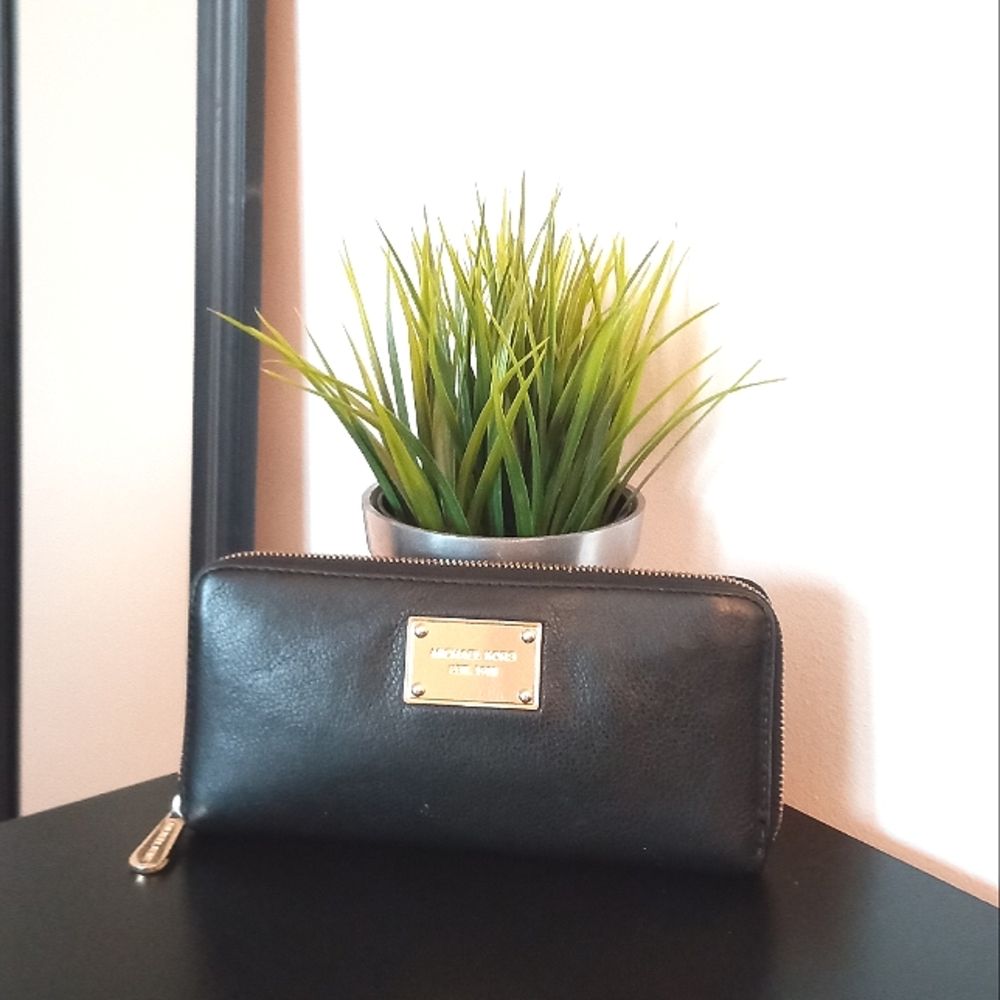 Michael Kors wallet